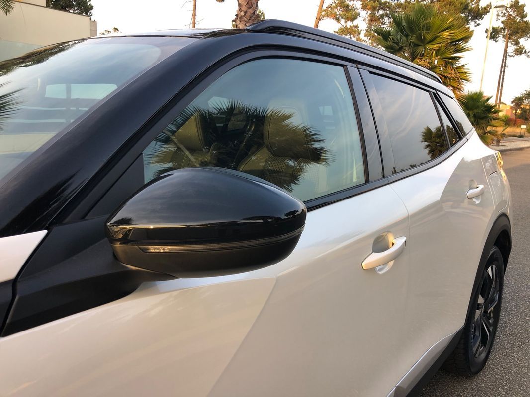 peugeot-e-2008-2021-eletrico