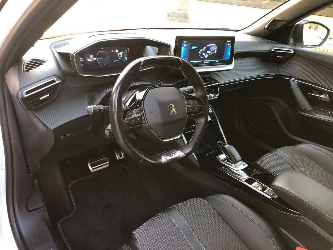 peugeot-e-2008-2021-eletrico