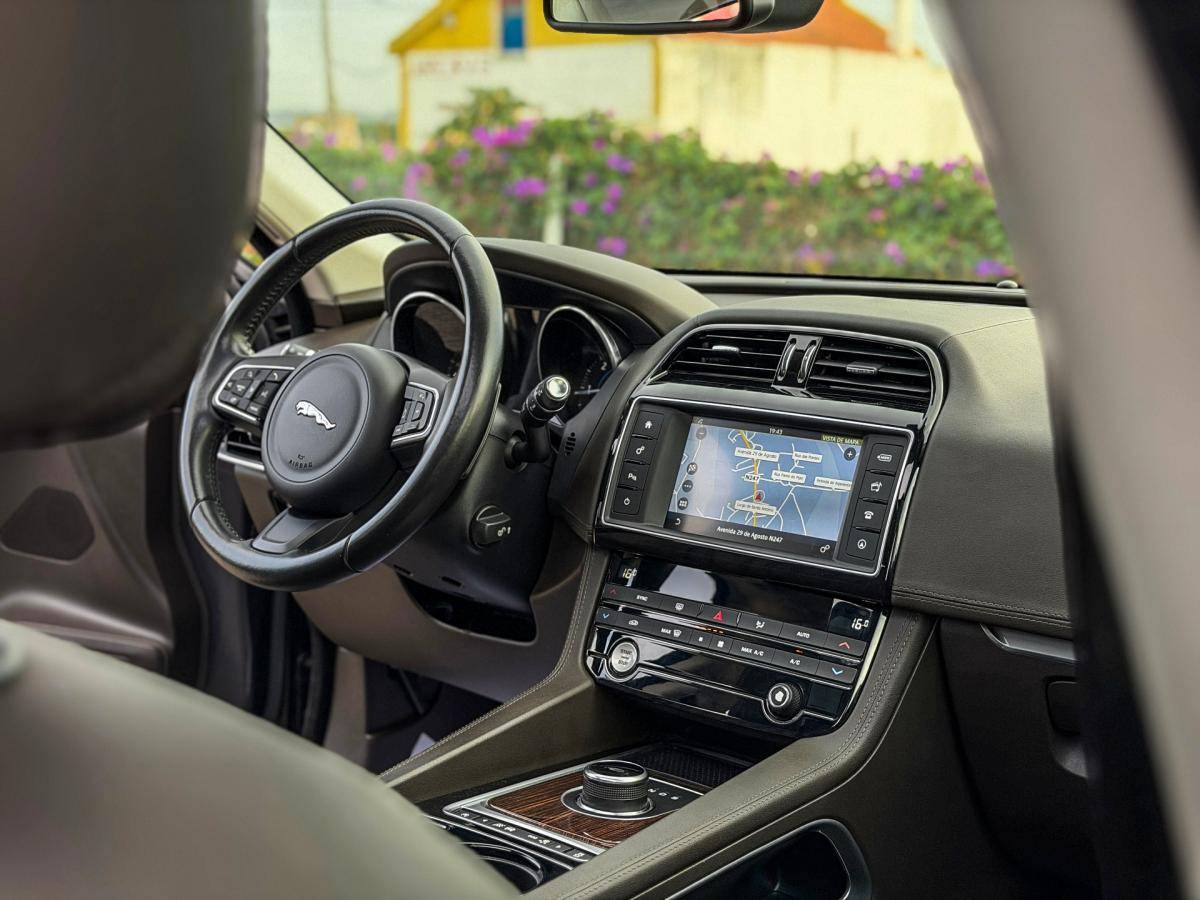 jaguar-f-pace-2017-diesel-1999cc