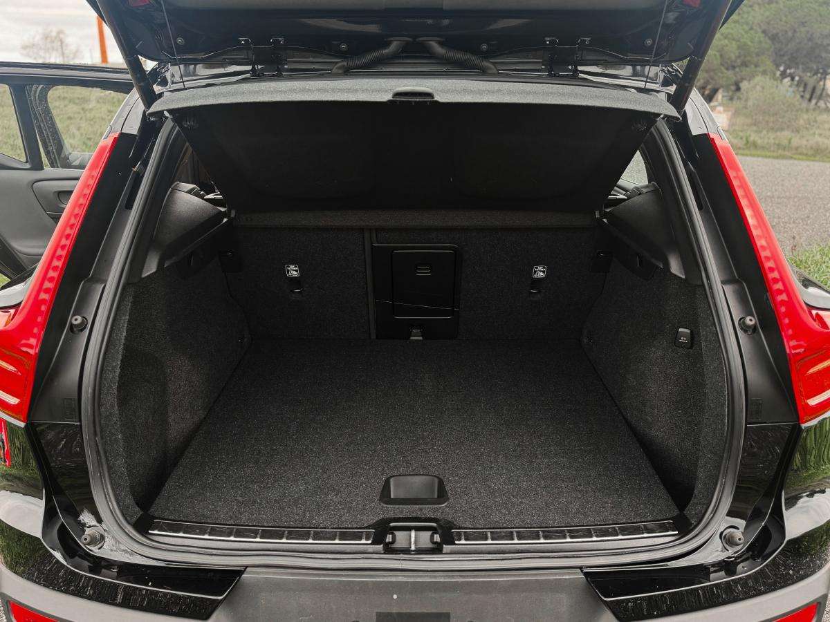 volvo-xc40-2021-hibrido-a-gasolina-1477cc