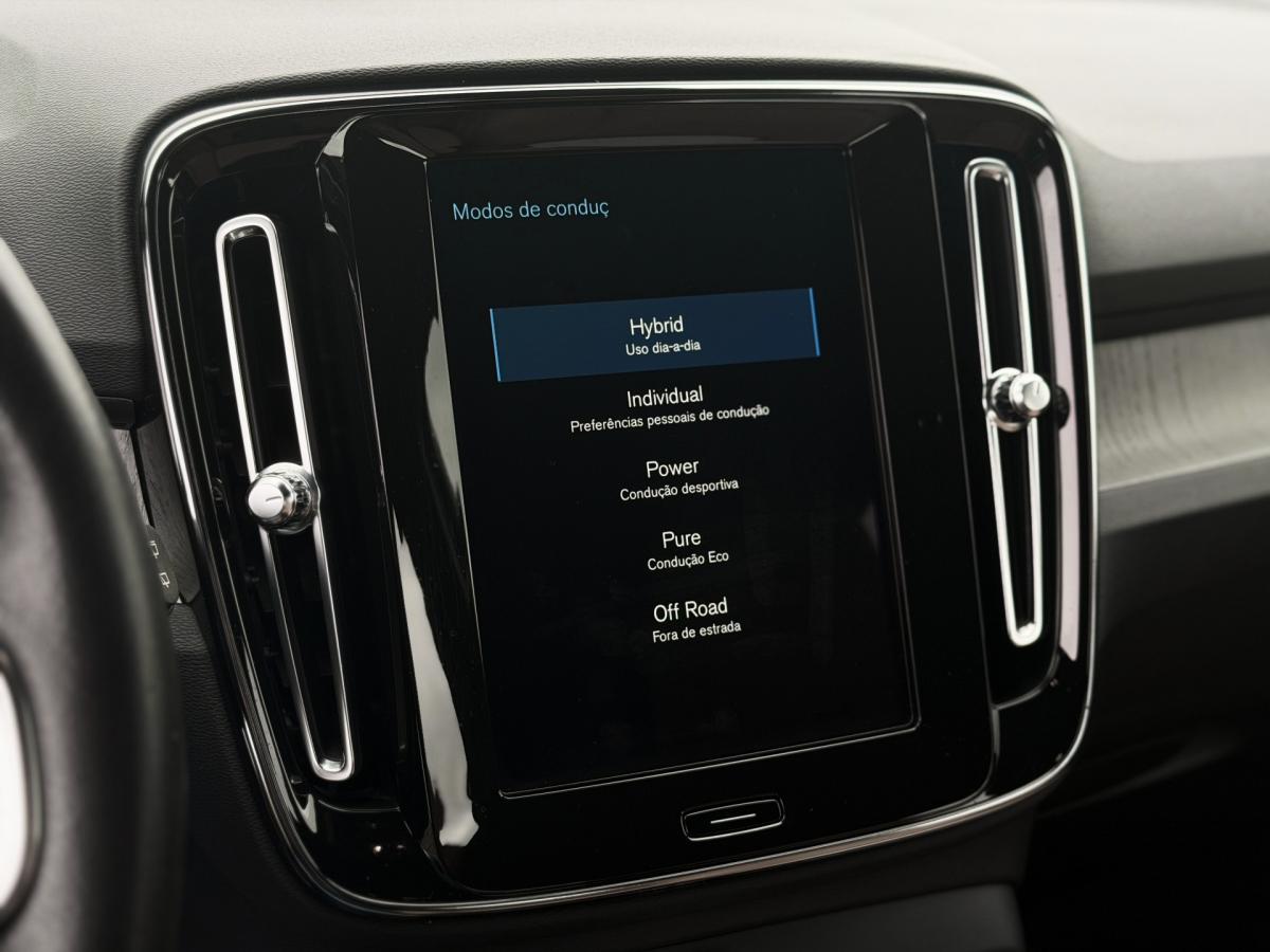 volvo-xc40-2021-hibrido-a-gasolina-1477cc