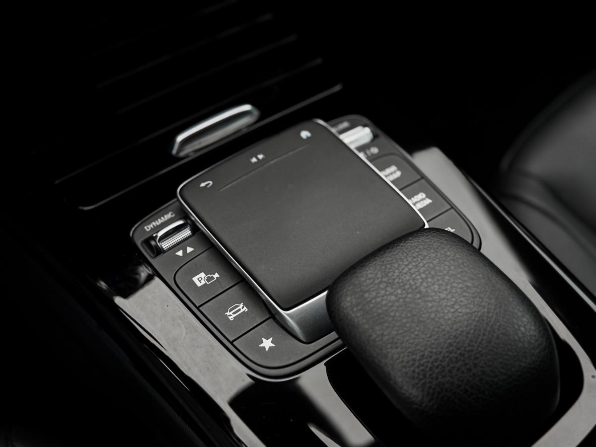 mercedes-benz-classe-a-2021-hibrido-a-gasolina-1332cc
