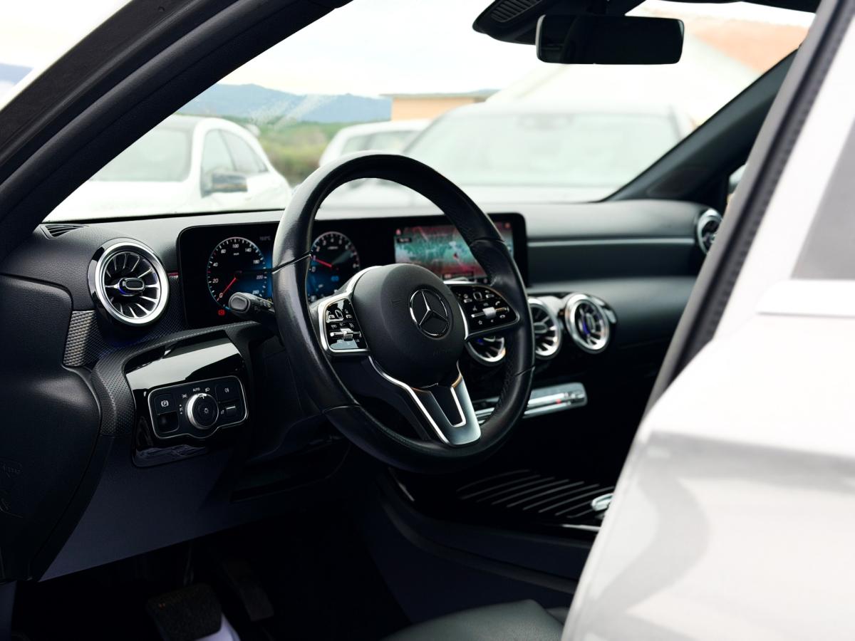 mercedes-benz-classe-a-2021-hibrido-a-gasolina-1332cc