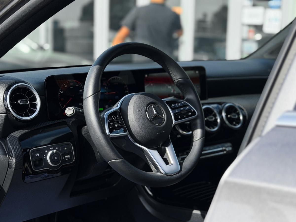 mercedes-benz-classe-a-2023-hibrido-a-gasolina-1332cc