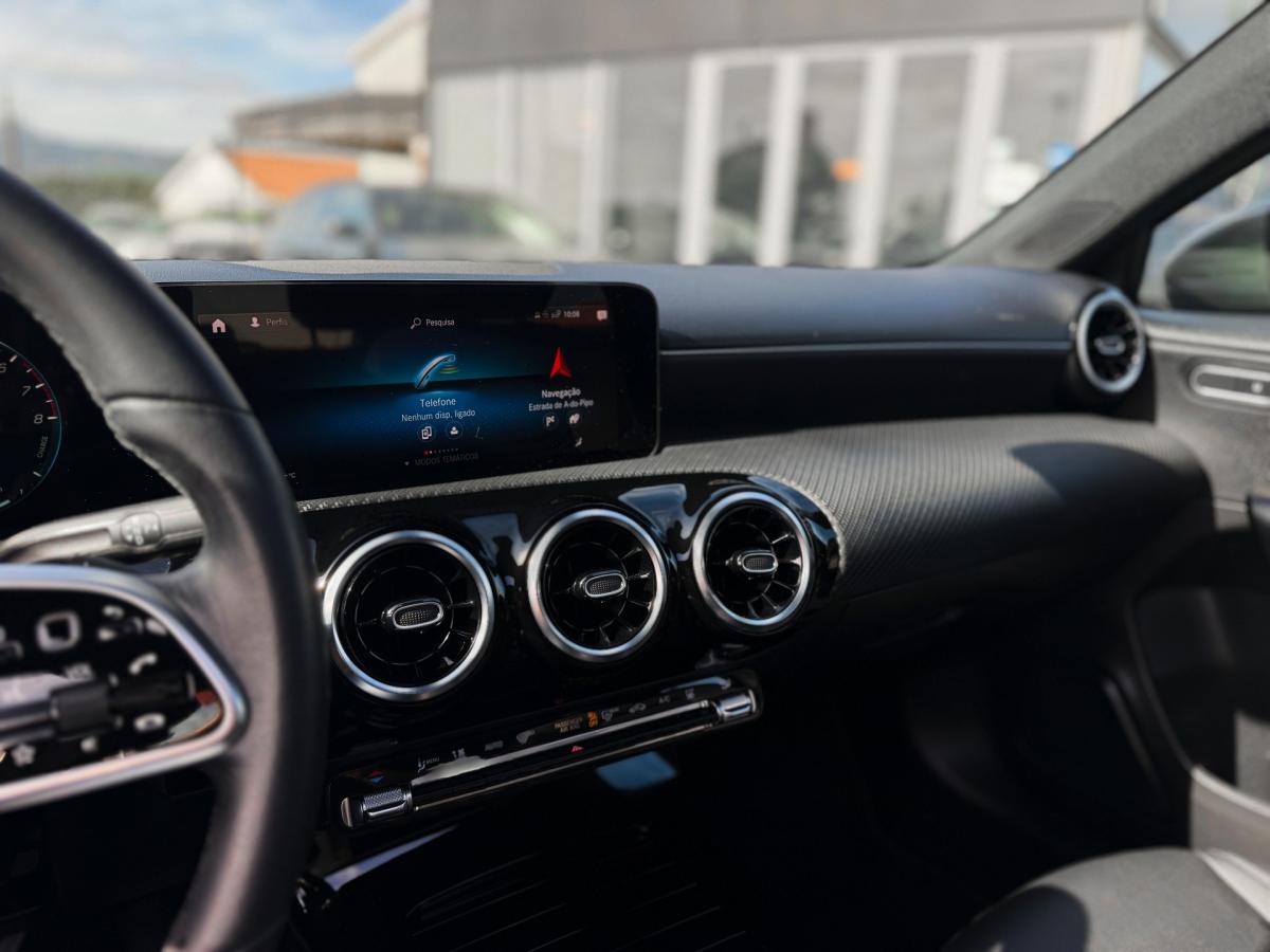 mercedes-benz-classe-a-2023-hibrido-a-gasolina-1332cc