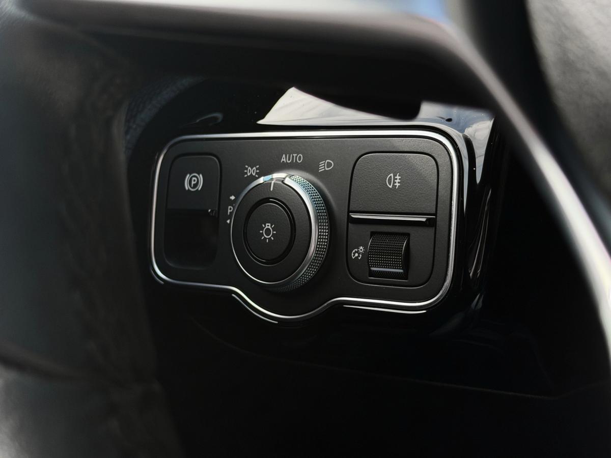 mercedes-benz-classe-a-2023-hibrido-a-gasolina-1332cc