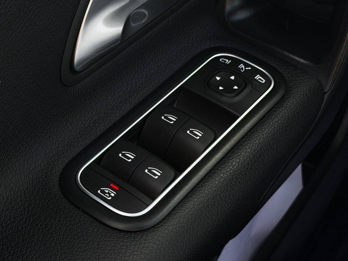 mercedes-benz-classe-a-2023-hibrido-a-gasolina-1332cc