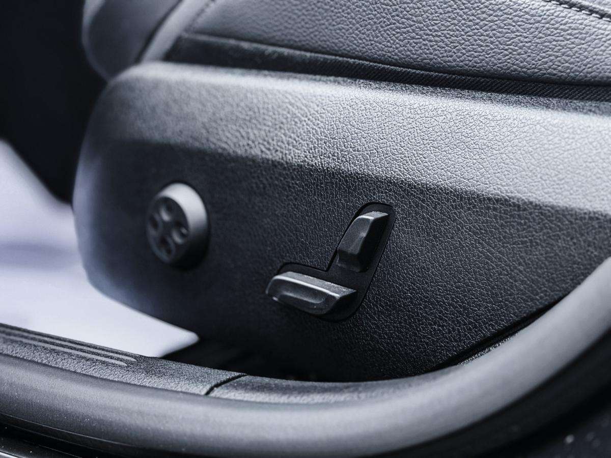 mercedes-benz-classe-c-2023-hibrido-a-gasolina-1991cc