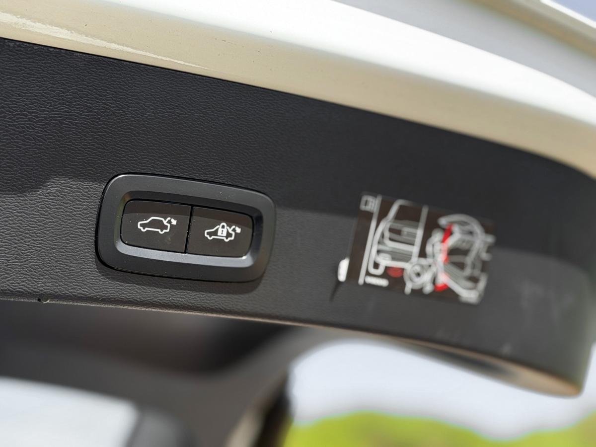 volvo-xc40-2021-hibrido-a-gasolina-1477cc