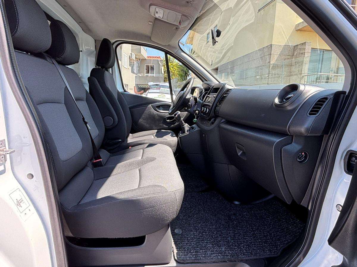renault-trafic-2020-diesel-1598cc