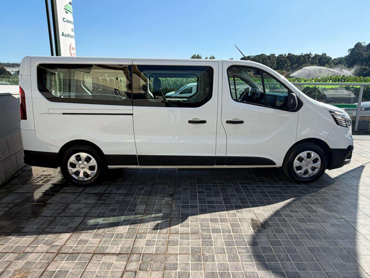 renault-trafic-2023-diesel-1997cc