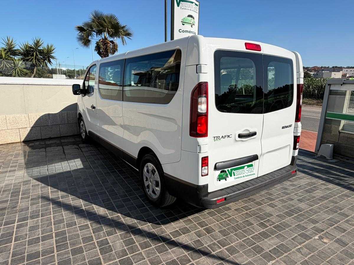 renault-trafic-2023-diesel-1997cc