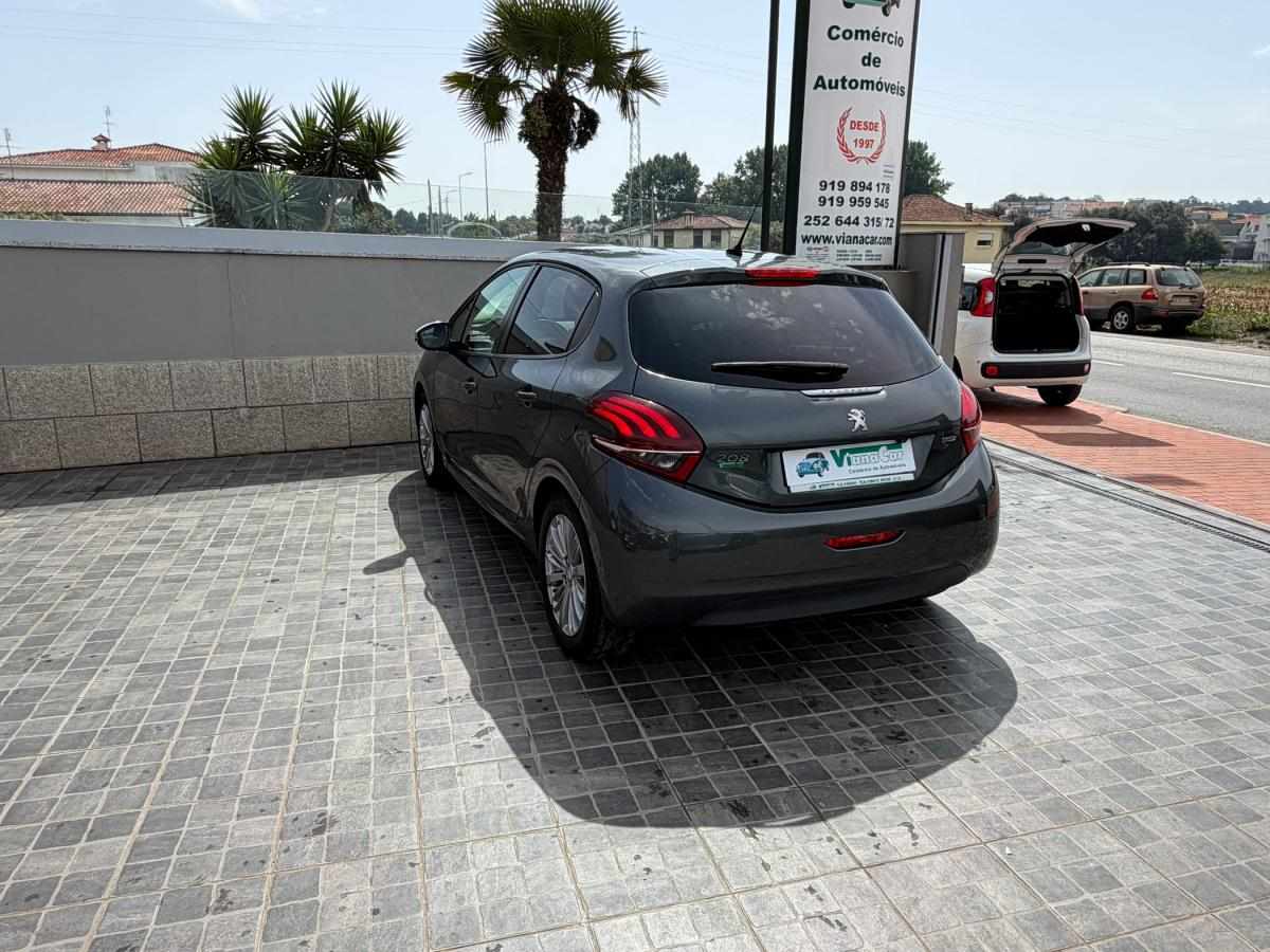 peugeot-208-2017-gasolina-1199cc