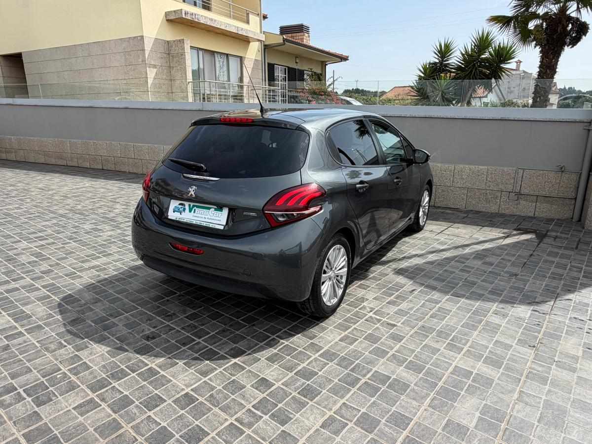 peugeot-208-2017-gasolina-1199cc