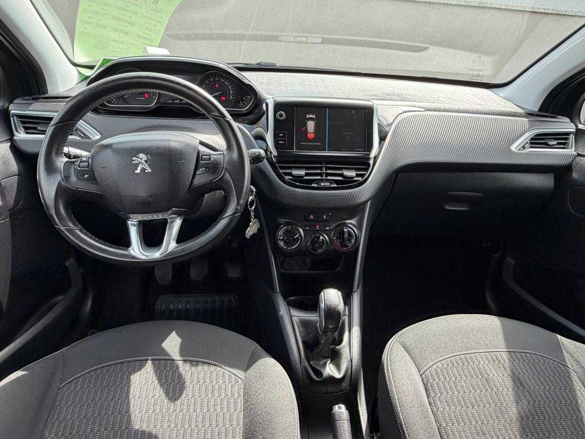 peugeot-208-2017-gasolina-1199cc