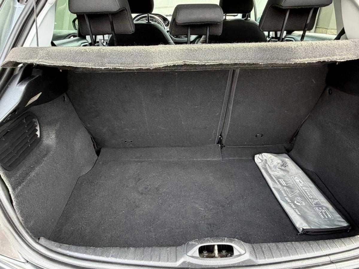 peugeot-208-2017-gasolina-1199cc