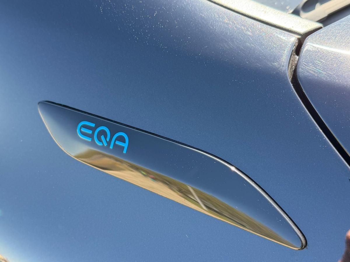 mercedes-benz-eqa-2022-eletrico-500cc