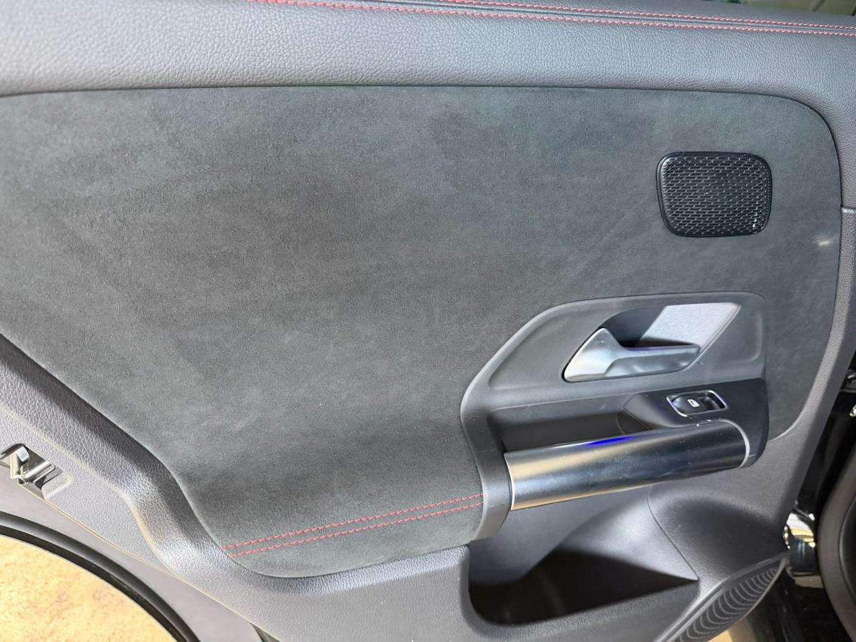 mercedes-benz-eqa-2022-eletrico-500cc