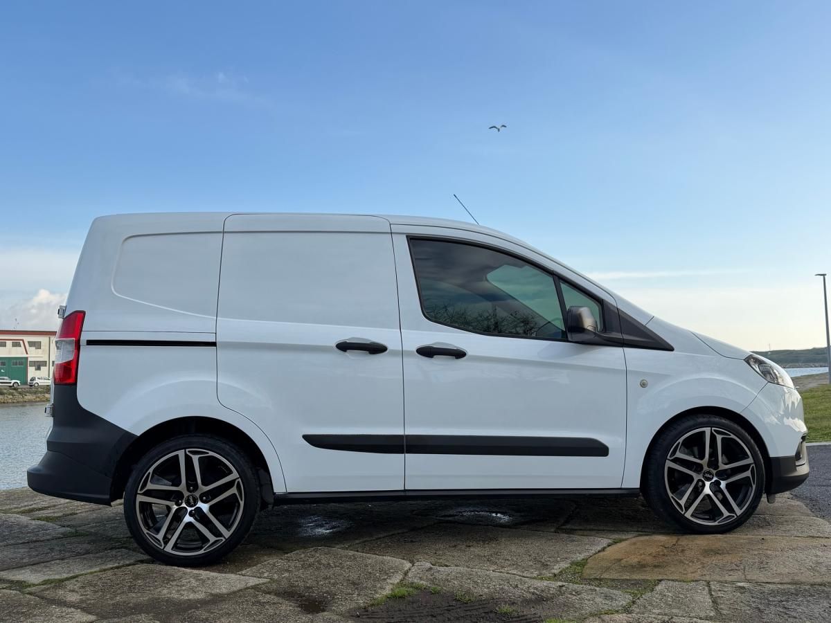 ford-transit-courier-2022-diesel-1499cc