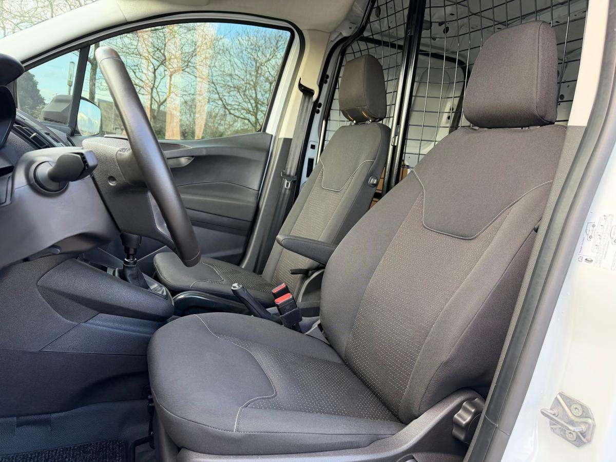 ford-transit-courier-2022-diesel-1499cc