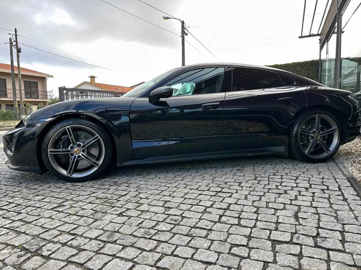porsche-taycan-2021-eletrico-500cc