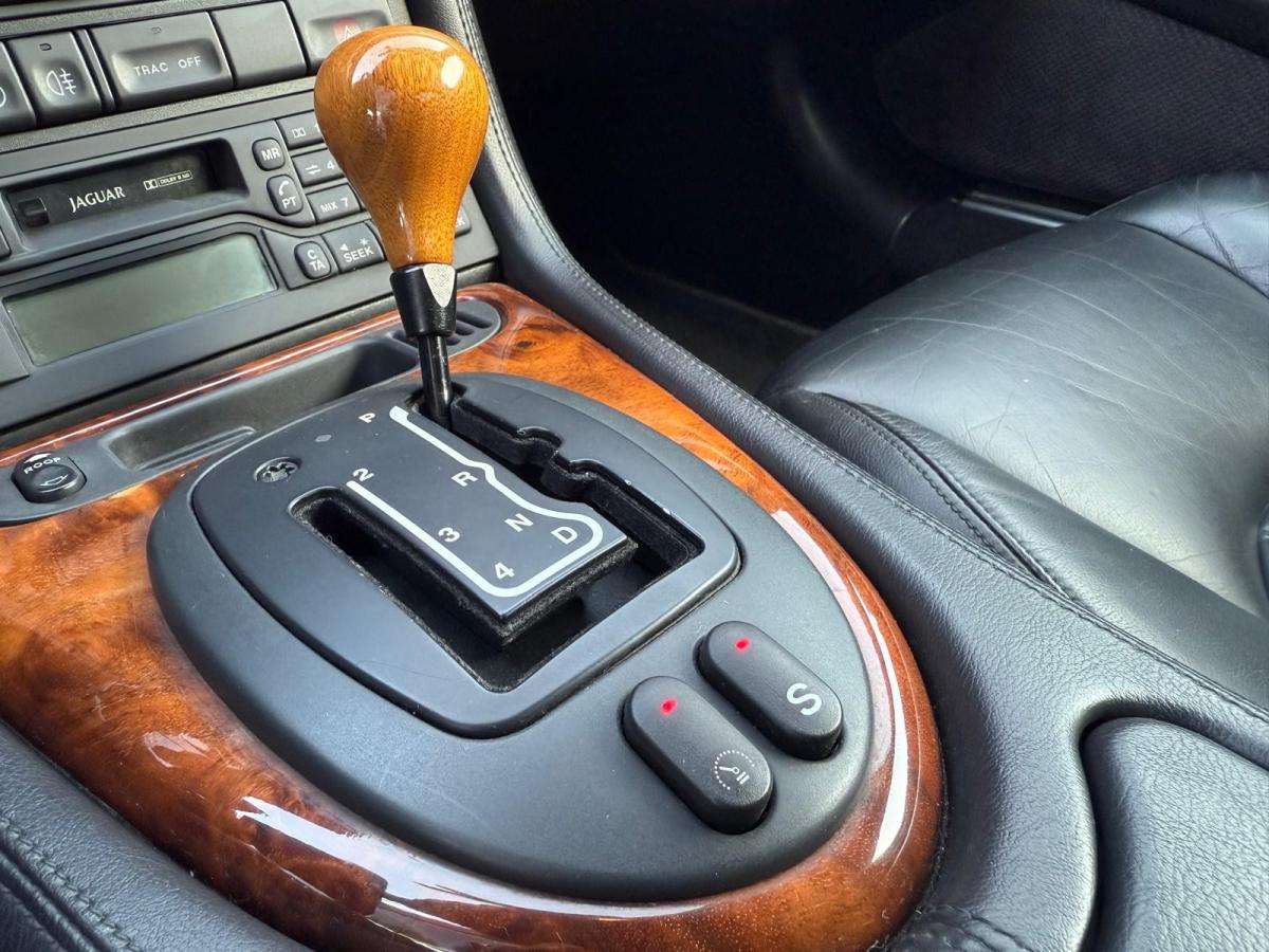 jaguar-xk-2000-gasolina-3996cc