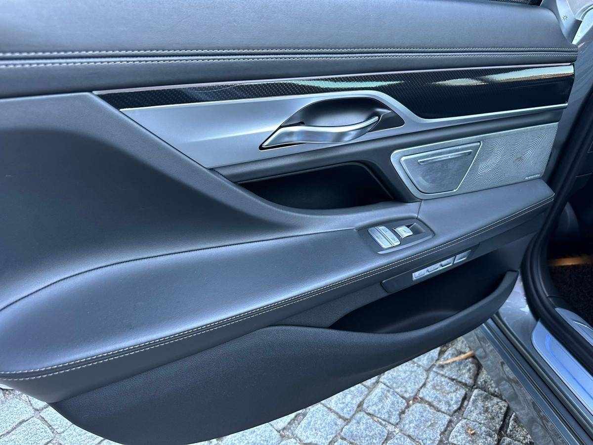 bmw-serie-7-2018-hibrido-a-gasolina-1998cc