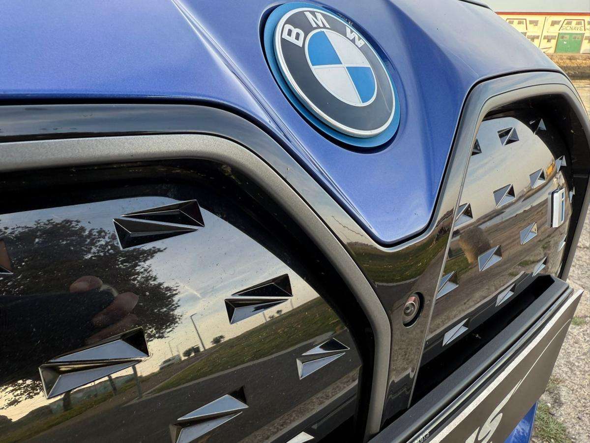 bmw-i4-2024-eletrico-500cc