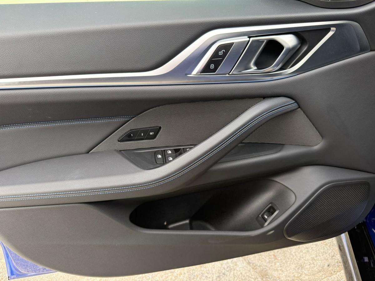 bmw-i4-2024-eletrico-500cc