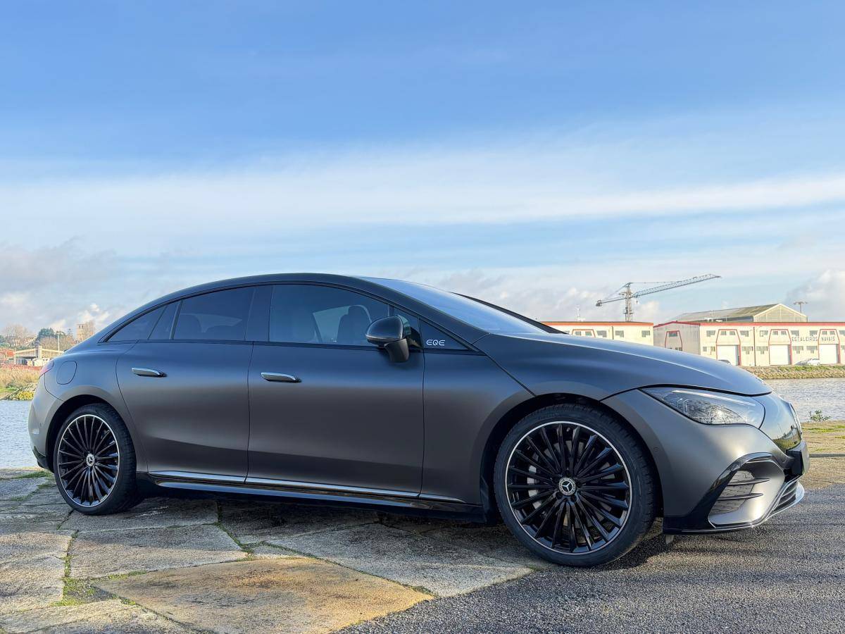 mercedes-benz-eqe-2023-eletrico-500cc