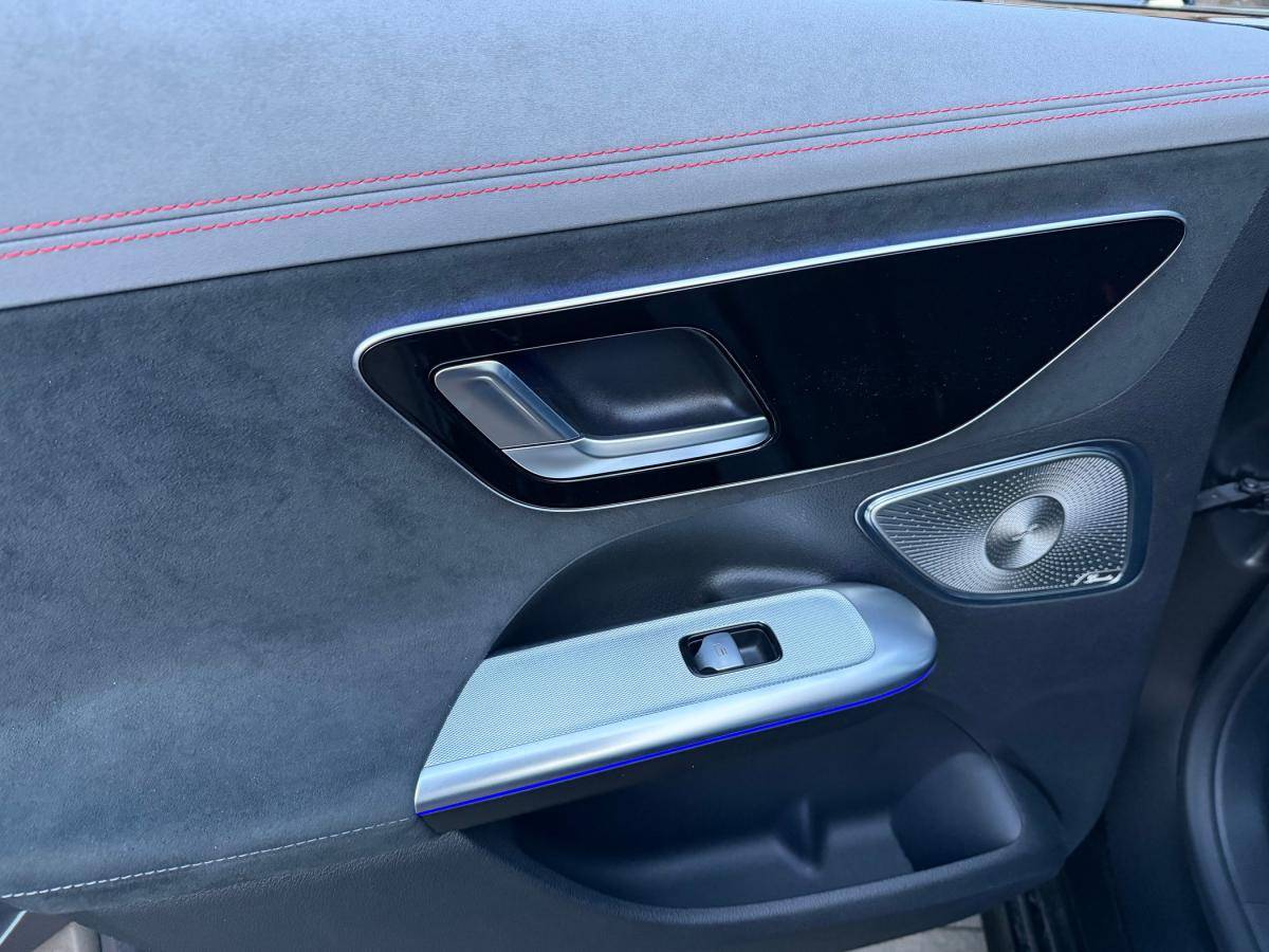 mercedes-benz-eqe-2023-eletrico-500cc