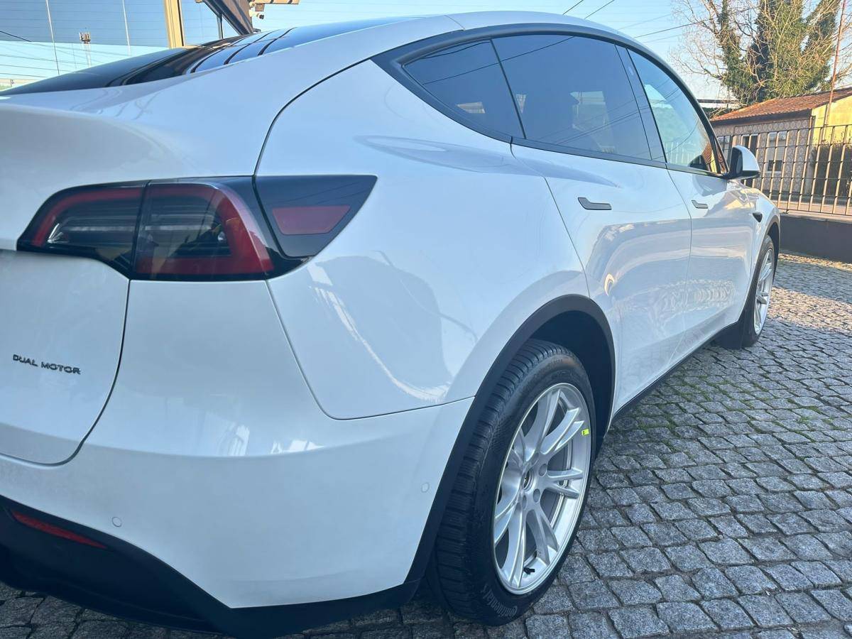 tesla-model-y-2021-eletrico-500cc