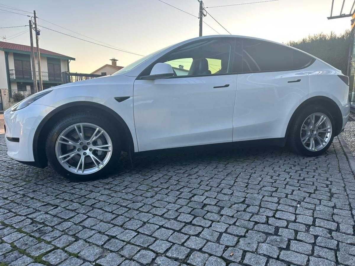 tesla-model-y-2021-eletrico-500cc