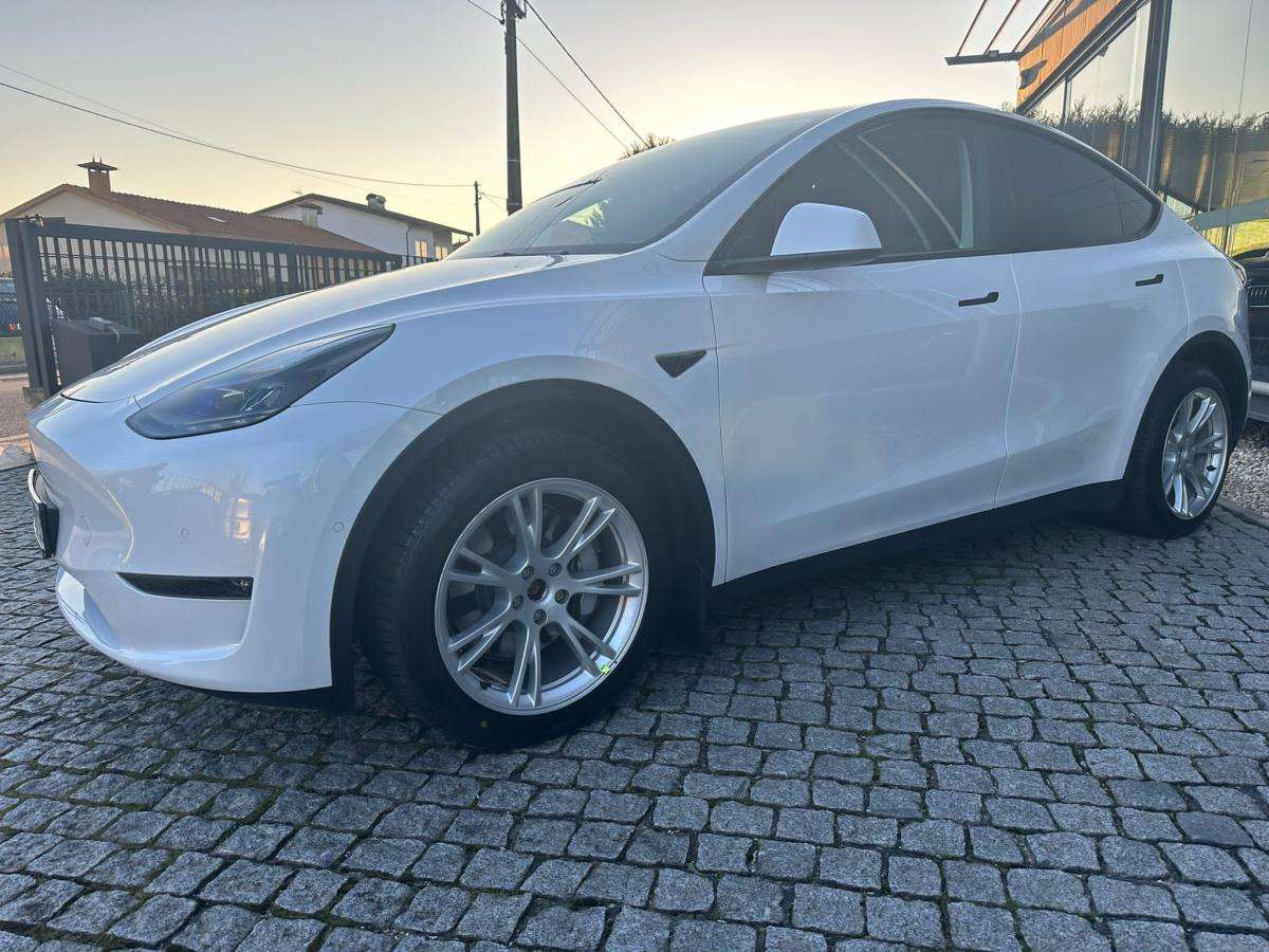 tesla-model-y-2021-eletrico-500cc