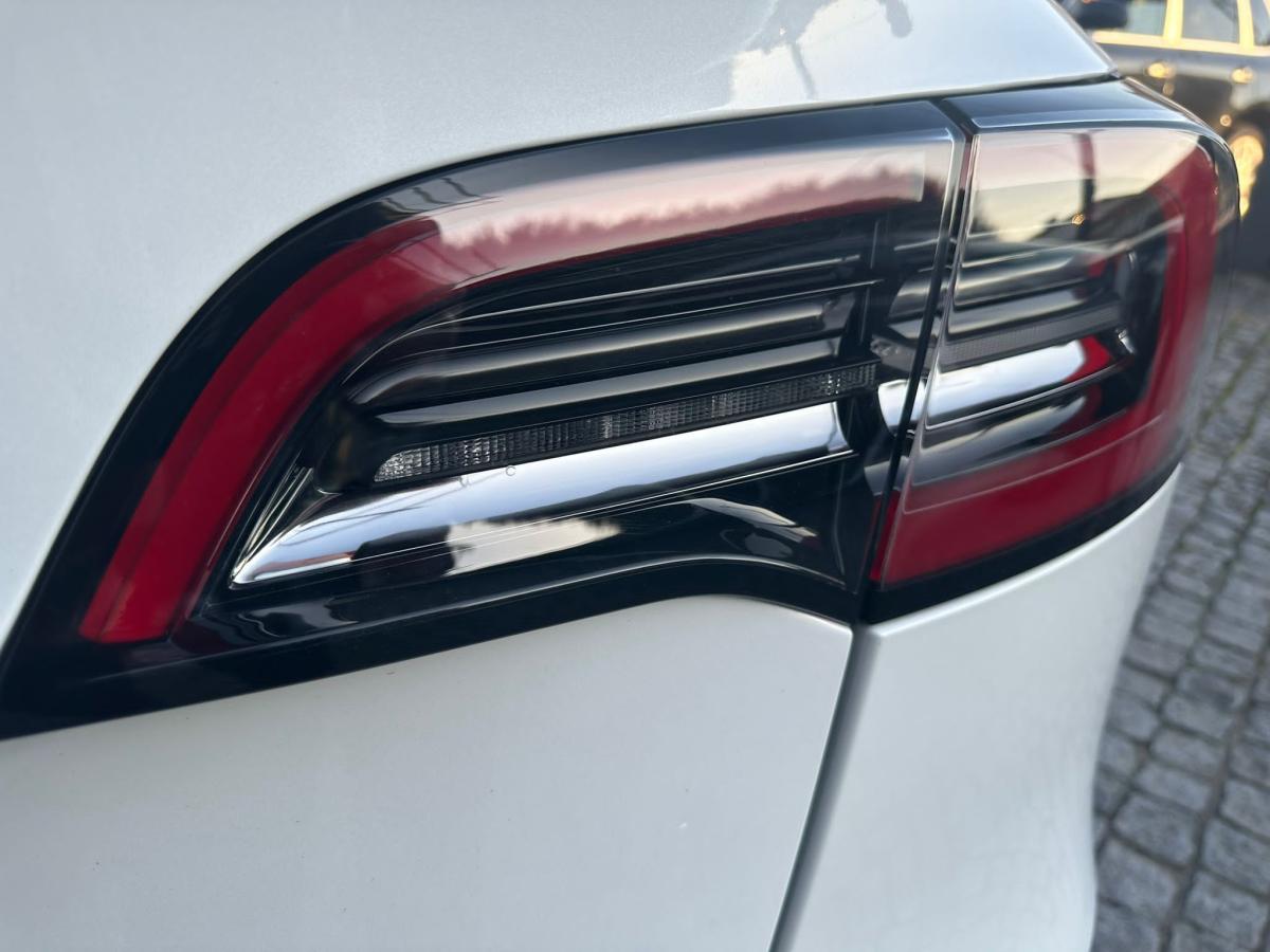 tesla-model-y-2021-eletrico-500cc