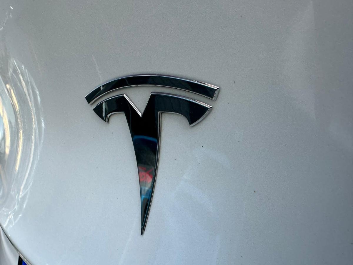tesla-model-y-2021-eletrico-500cc