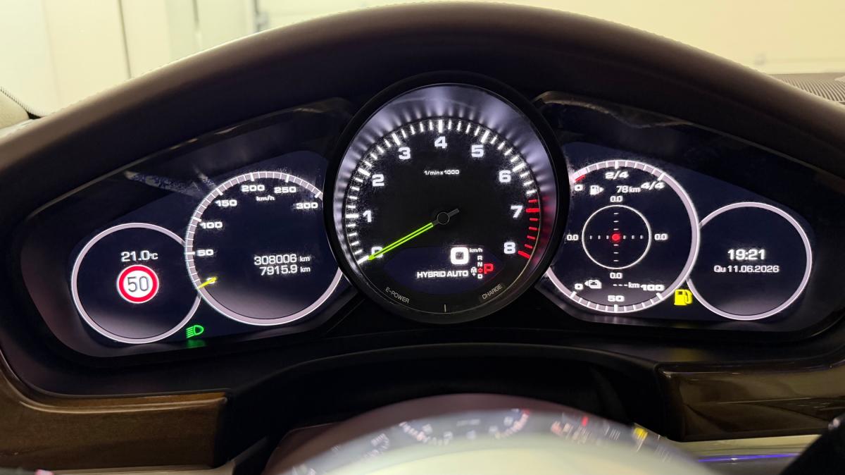 porsche-panamera-2017-hibrido-a-gasolina-2894cc