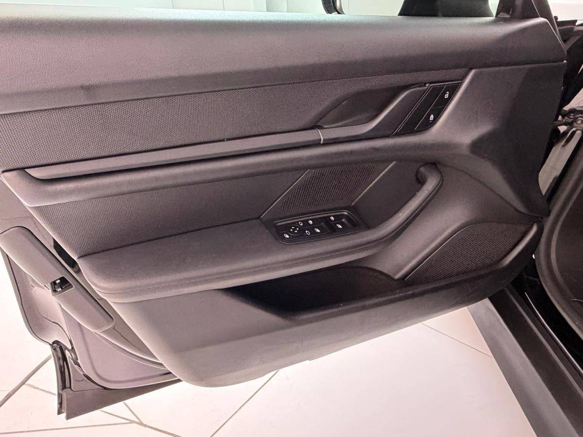 porsche-taycan-2022-eletrico-500cc