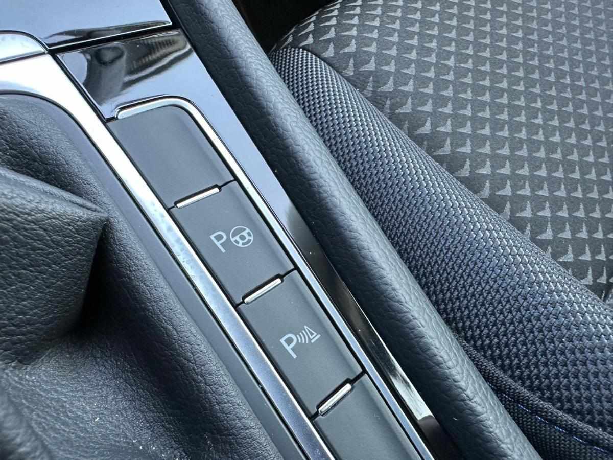 volkswagen-golf-variant-2020-diesel-1968cc