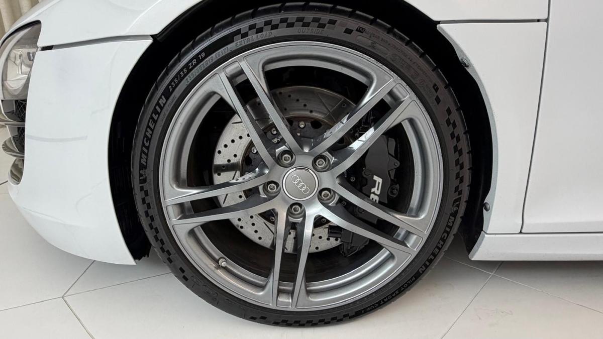 audi-r8-2010-gasolina-5204cc