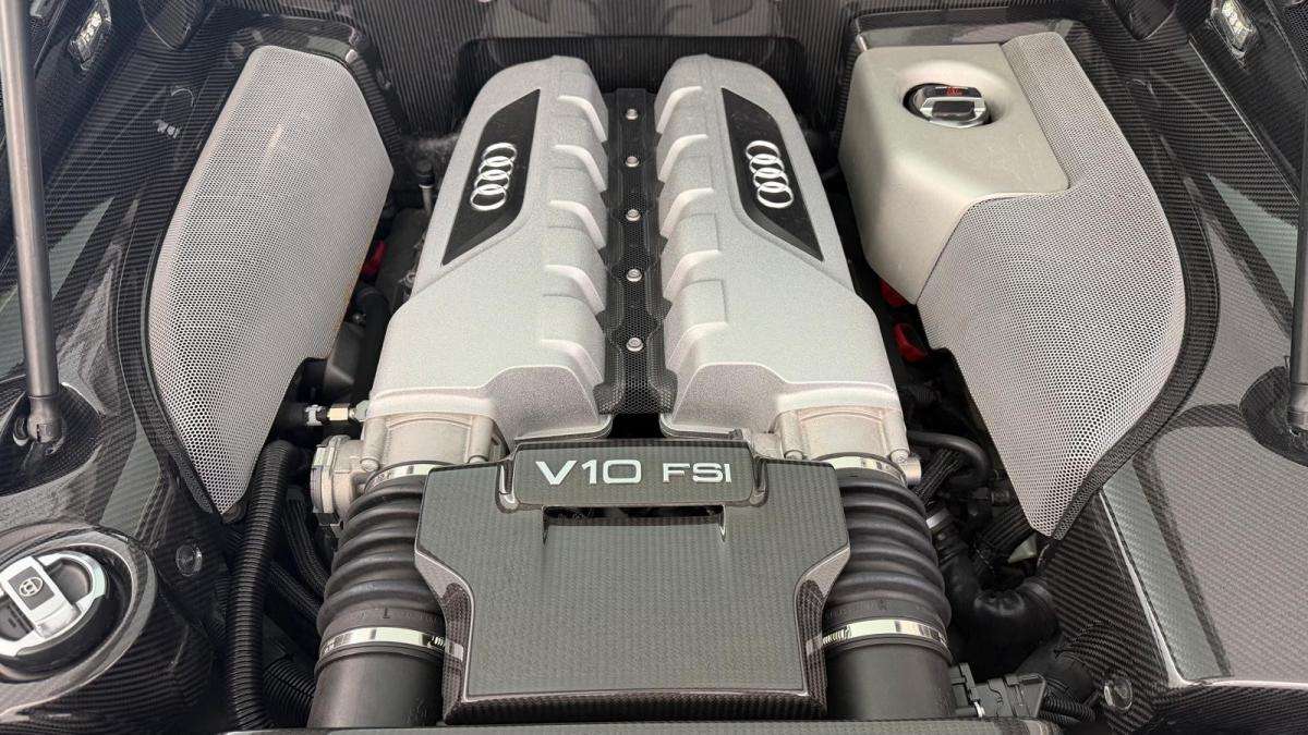 audi-r8-2010-gasolina-5204cc