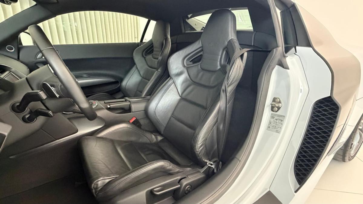 audi-r8-2010-gasolina-5204cc