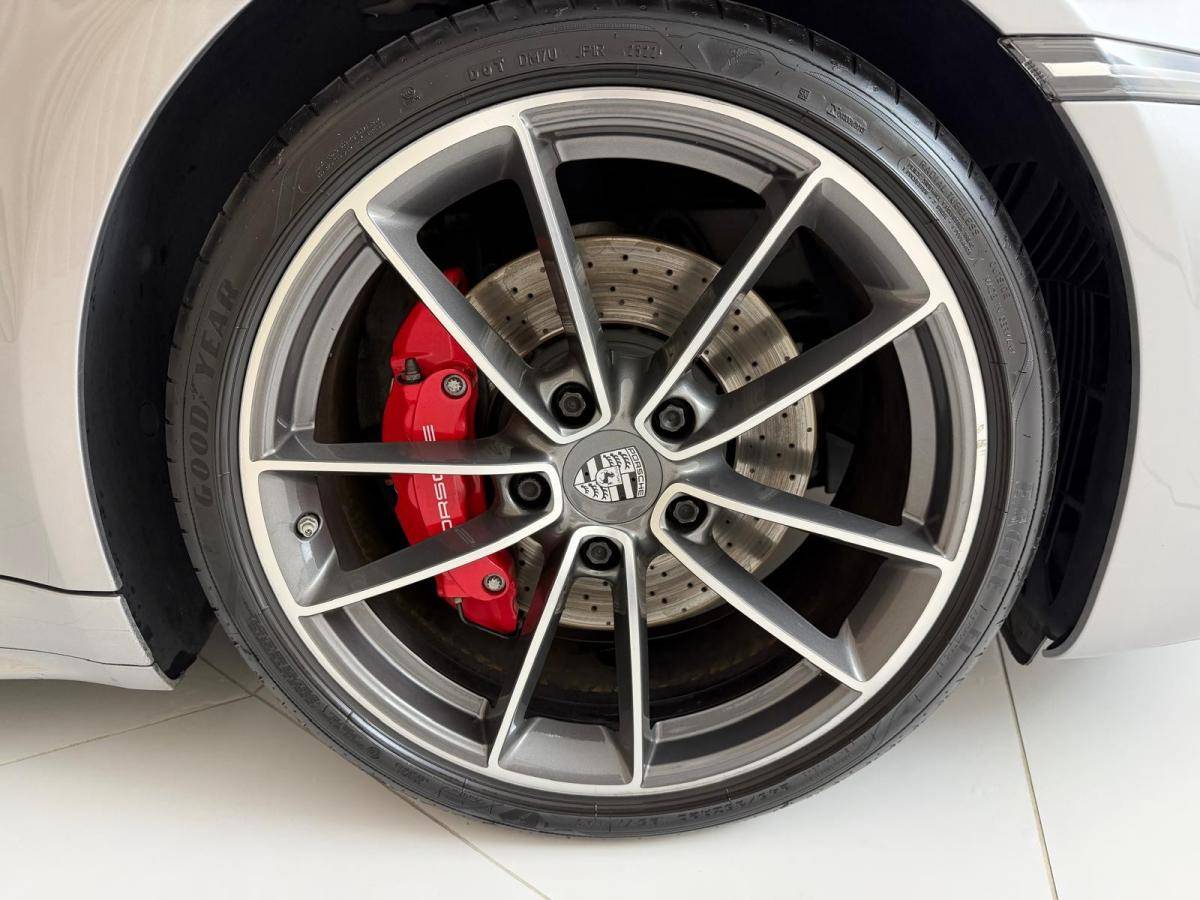 porsche-992-2020-gasolina-2981cc