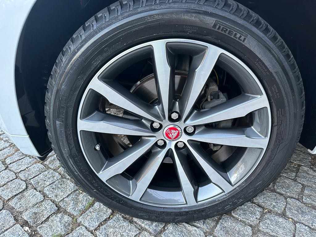 jaguar-f-pace-2018-diesel-1999cc