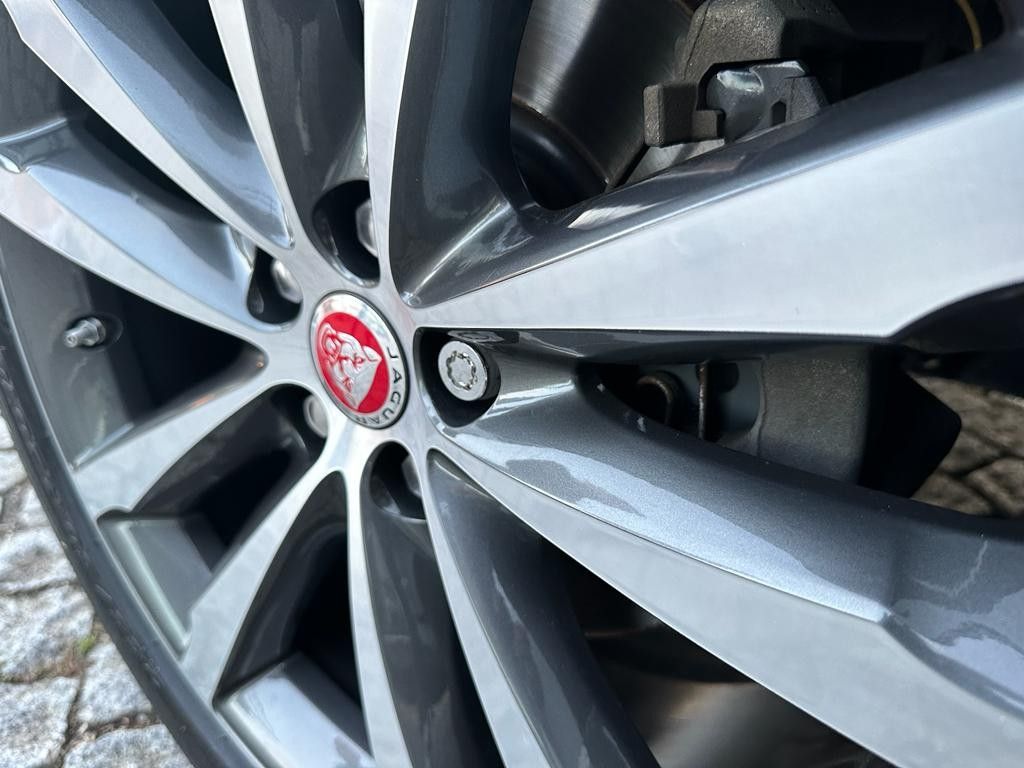 jaguar-f-pace-2018-diesel-1999cc