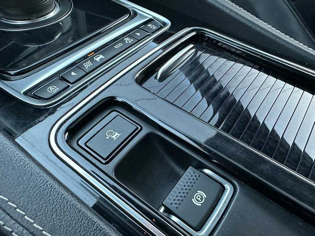jaguar-f-pace-2018-diesel-1999cc