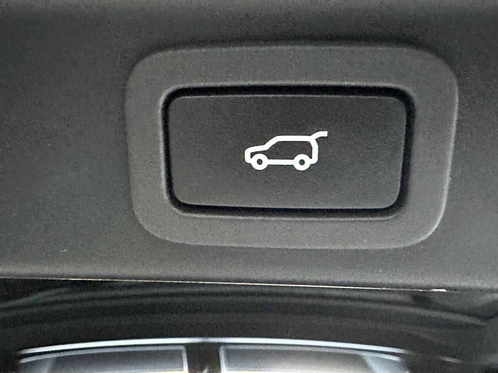 jaguar-f-pace-2018-diesel-1999cc