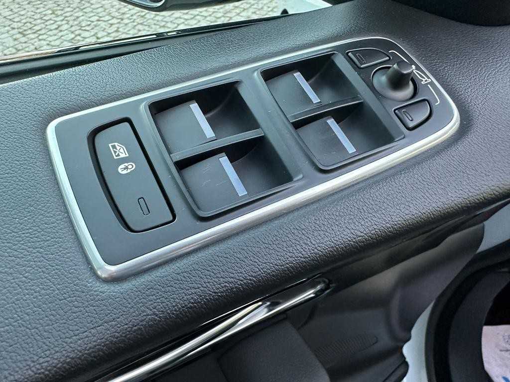 jaguar-f-pace-2018-diesel-1999cc