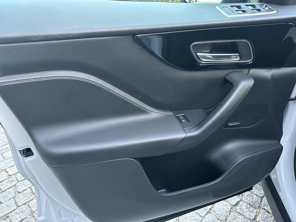 jaguar-f-pace-2018-diesel-1999cc
