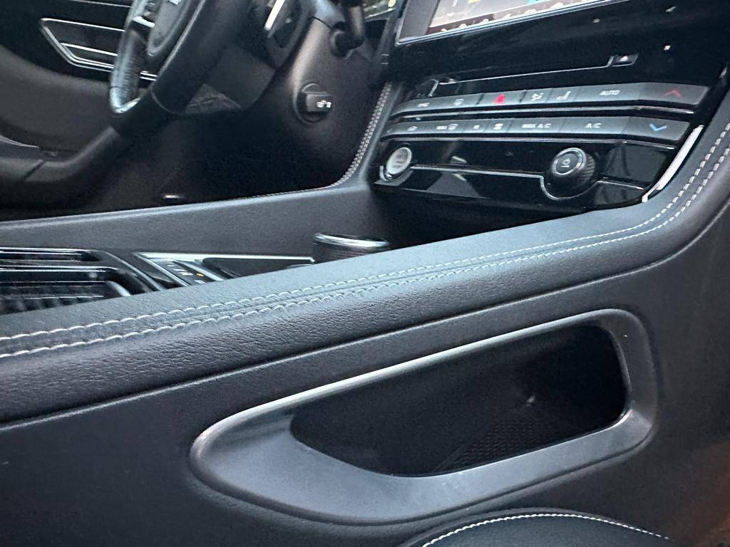 jaguar-f-pace-2018-diesel-1999cc